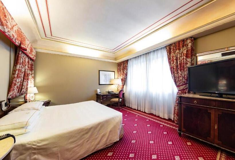 חדר סופריור, River Chateau