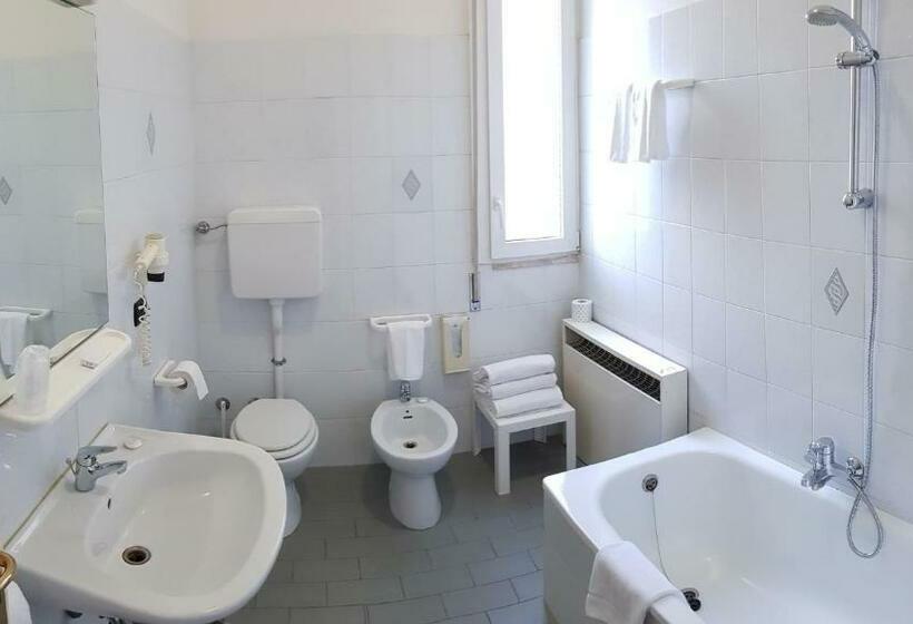 Четырехместный Номер Стандарт, Terme Di Castel San Pietro