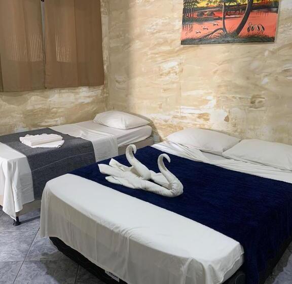 غرفة قياسية ثلاثية, Pousada Casa Porto