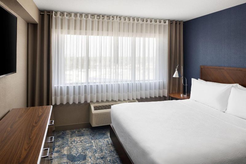キングサイズベッドのスイートルーム, Four Points By Sheraton Edmonton South