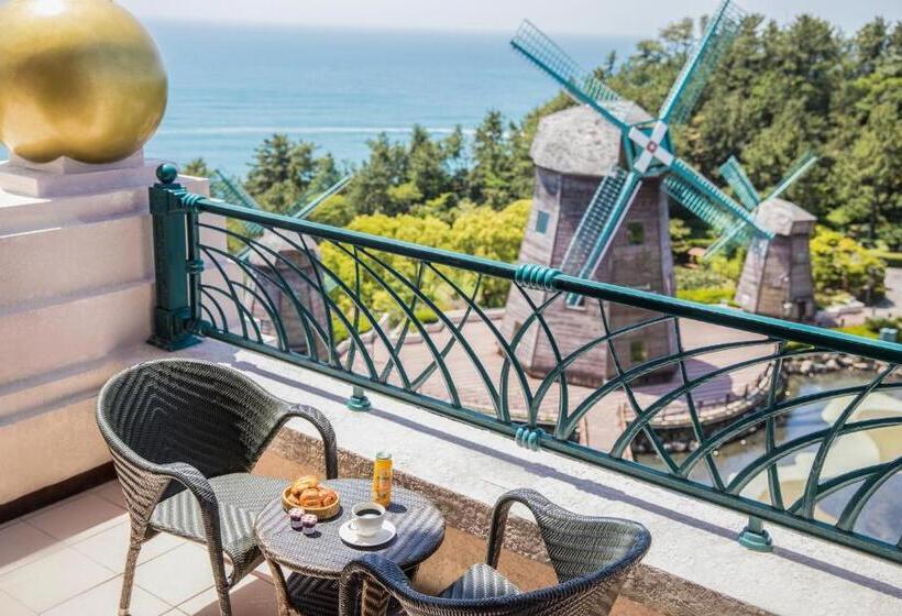 Номер Deluxe с Террасой, Lotte Hotel Jeju