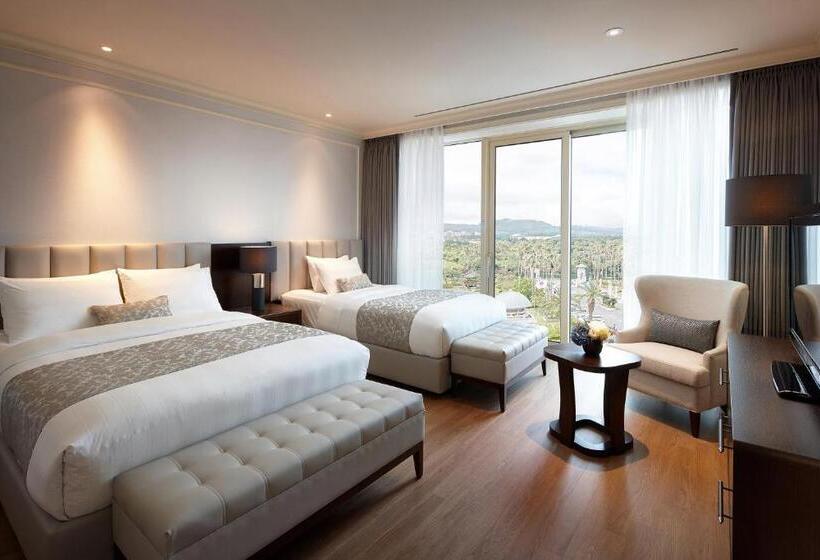 Люкс Повышенной Комфортности, Lotte Hotel Jeju