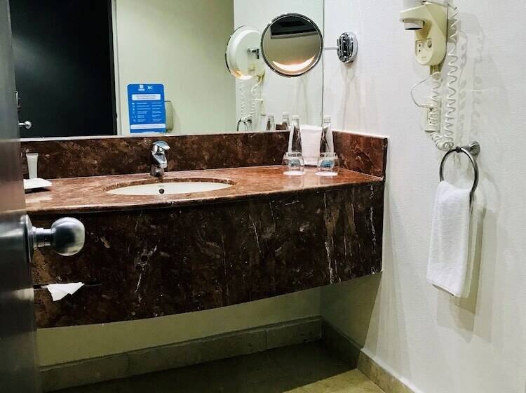 جناح جونيور, Real Inn San Luis Potosí