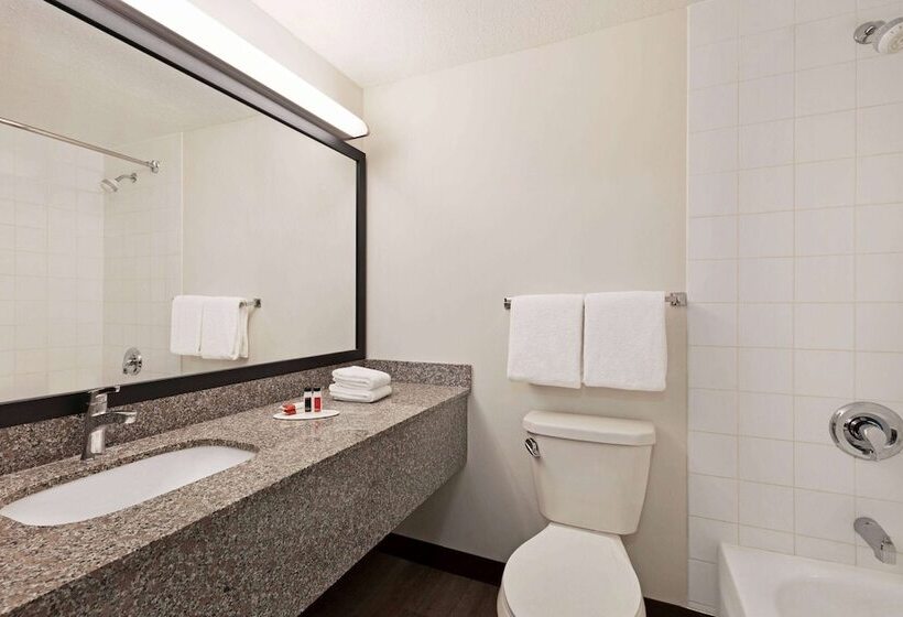 ビジネスルーム, Super 8 By Wyndham Calgary Shawnessy Area