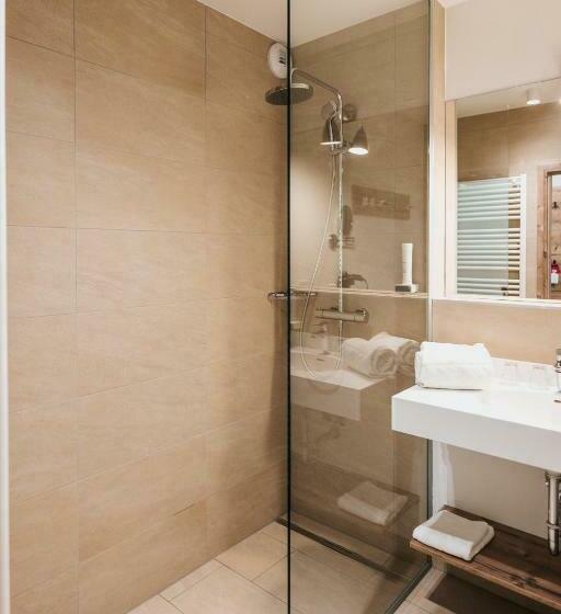 اتاق استاندارد با چشم‌انداز کوهستان, Cooee Alpin Hotel Bad Kleinkirchheim