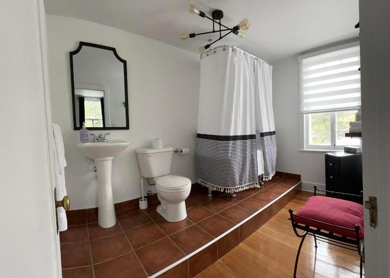 Номер Стандарт, Hôtel Le Rustique