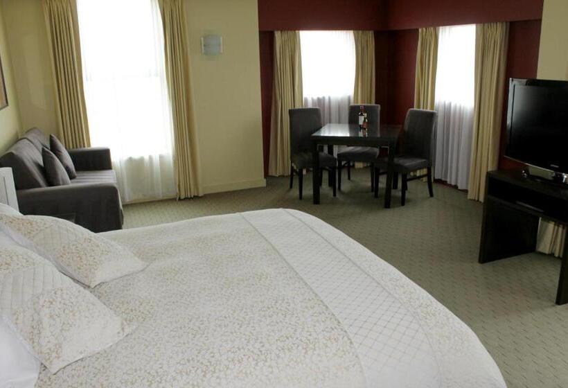 스위트 킹사이즈 침대, Comfort Inn & Suites City Views