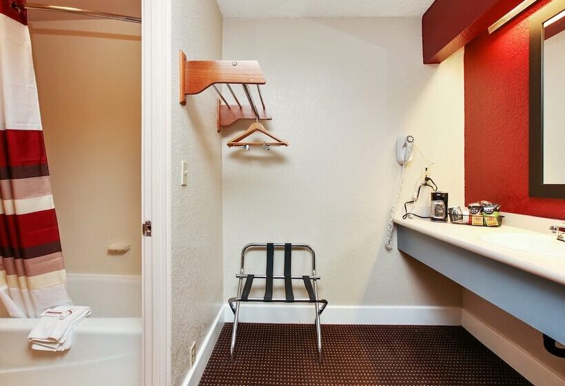 Номер Deluxe, Red Roof Inn Santa Ana