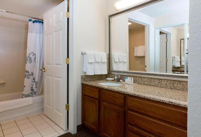 스탠다드 스튜디오, Residence Inn Kansas City Olathe