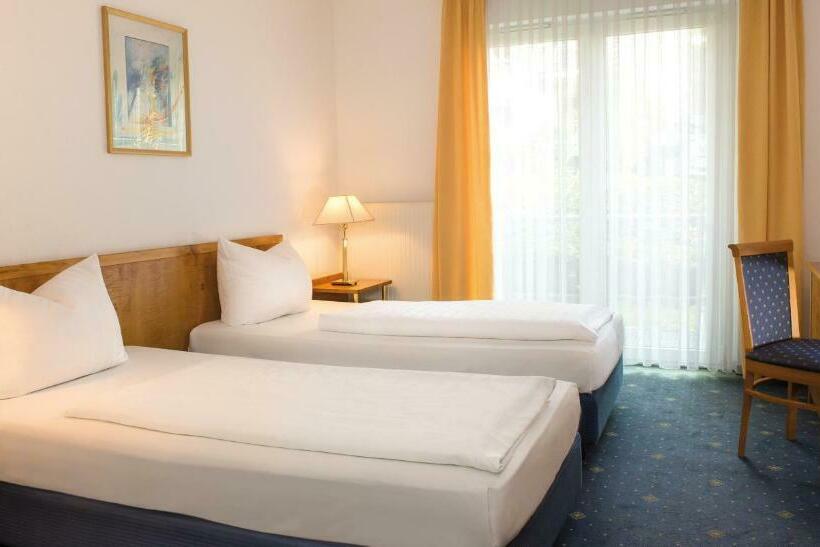 Номер Стандарт, Victor S Residenz Hotel Gummersbach