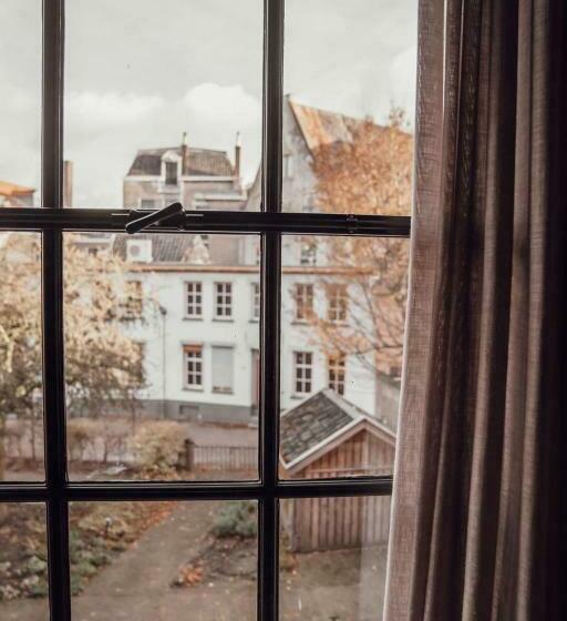 디럭스 룸, Broederenklooster