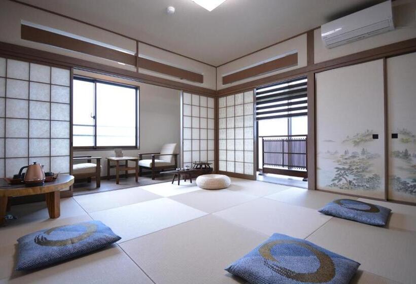 Quarto Triplo Estandar Banheiro Compartilhado, Shirahama No Yado Daigo