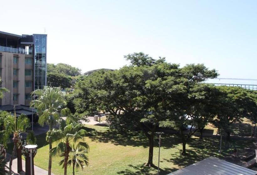 1 Bedroom Apartment Lake View, Darwin Waterfront Short Stay Apartments