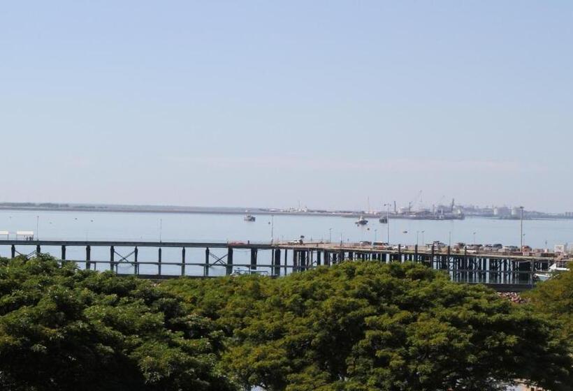 1 Bedroom Apartment Lake View, Darwin Waterfront Short Stay Apartments