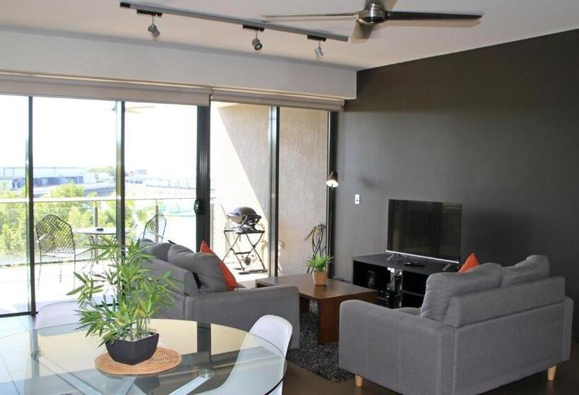 1 Bedroom Apartment Lake View, Darwin Waterfront Short Stay Apartments