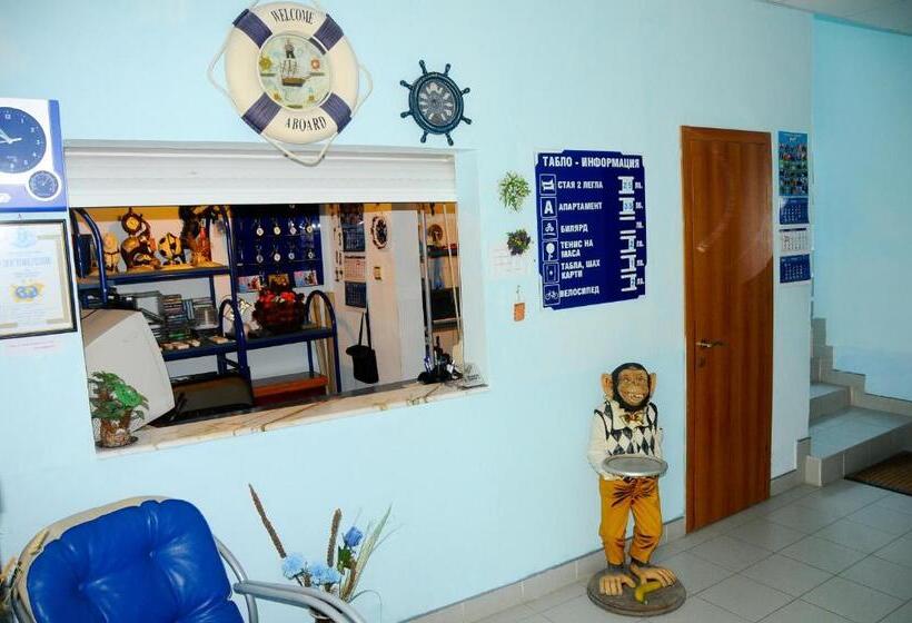 اتاق استاندارد, Andi