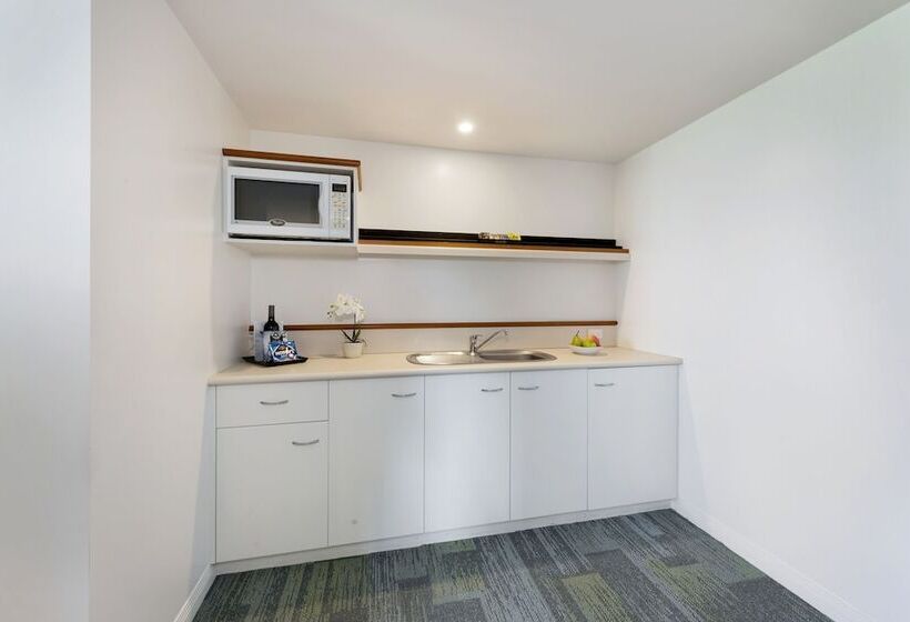 Quarto Estandar Cama King, Burnett Riverside