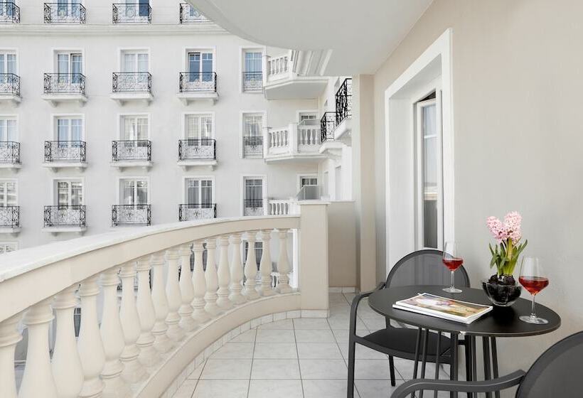 جناح ديلوكس, Grand Hotel Palace