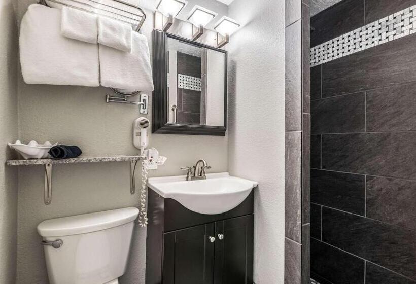 Номер Стандарт 2 Двуспальные Кровати, Bothwell Sedalia Central District, Ascend Hotel Collection