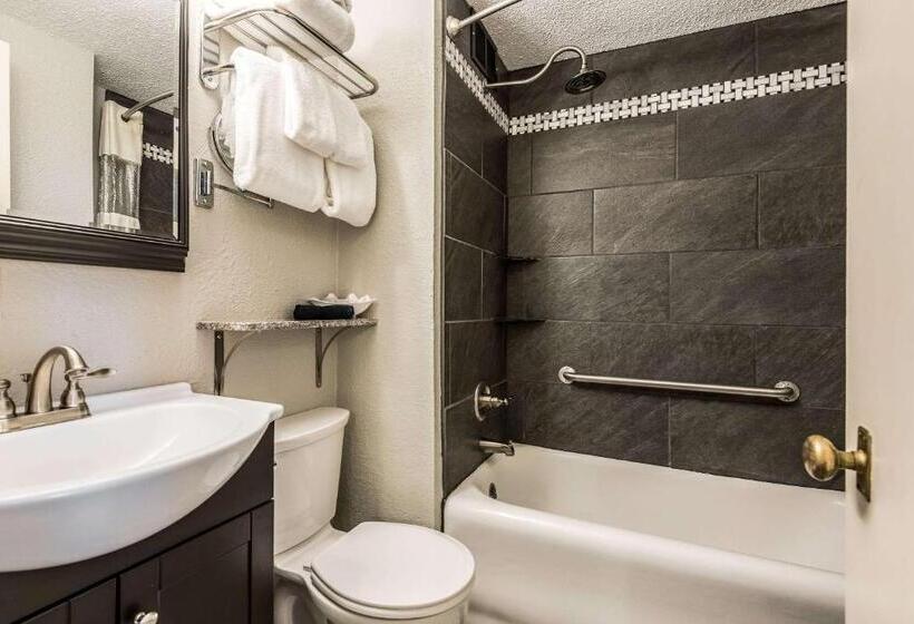 Люкс Кровать Кинг, Bothwell Sedalia Central District, Ascend Hotel Collection
