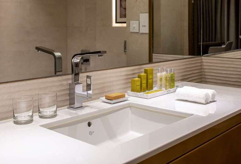 Люкс, Baia Di Chia Resort Sardinia, Curio Collection By Hilton