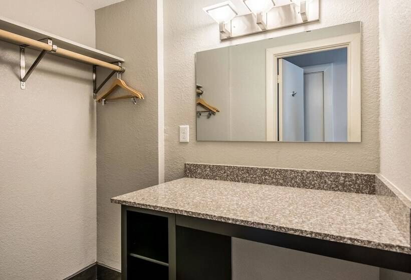 Номер Стандарт 2 Двуспальные Кровати, Bothwell Sedalia Central District, Ascend Hotel Collection