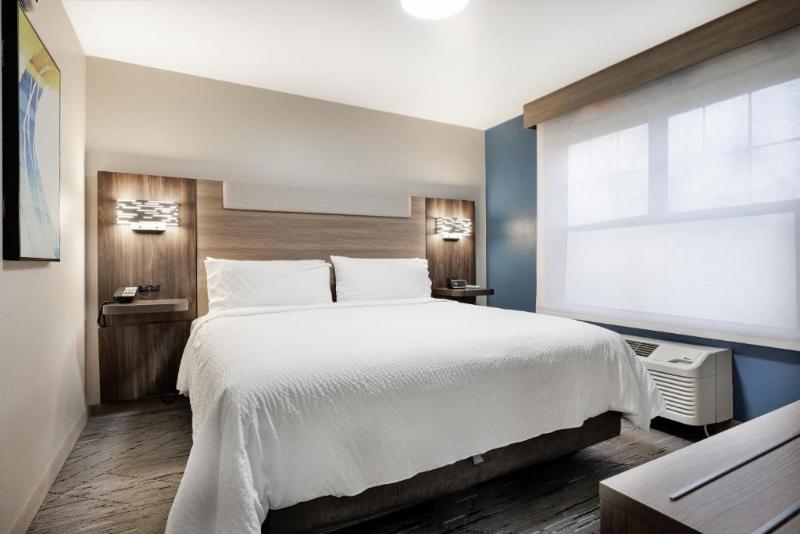 Номер Стандарт, Holiday Inn Express & Suites Zion By Ihg