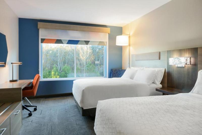 غرفة قياسية سرير ملكى لذوى الإحتياجات الخاصة, Holiday Inn Express & Suites Zion By Ihg