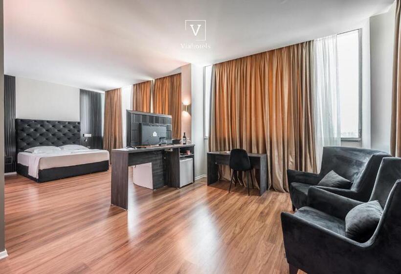 디럭스 주니어 스위트, Vh Eurostar Tirana Hotel Congress & Tirana Spa