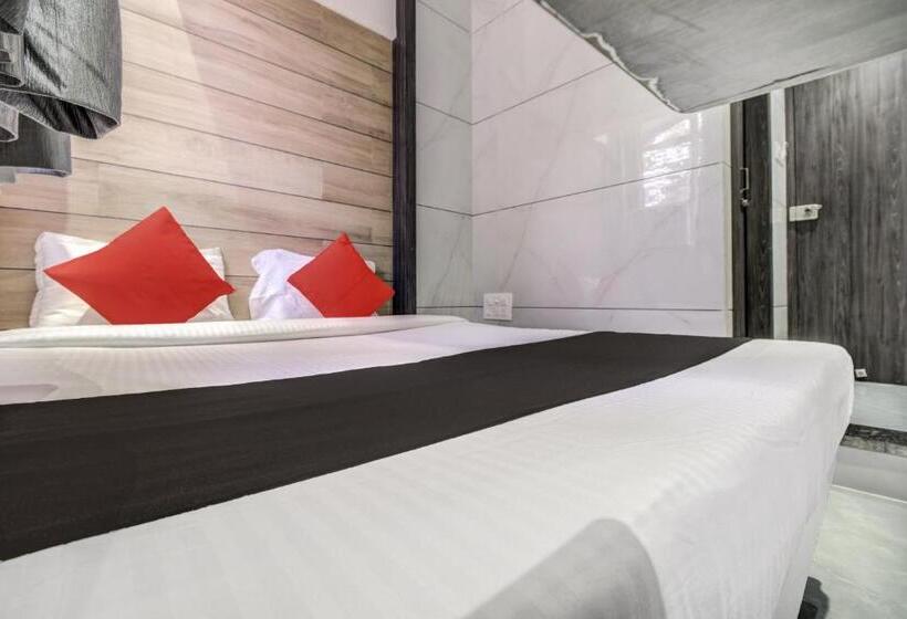 デラックスルーム, Capital O 75709 Hotel Spring Residency