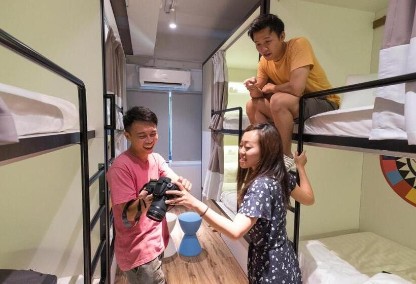 Bed in Shared Room with Shared Bathroom, Toojou Kota Kinabalu   Hostel