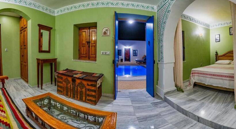 Люкс Вид на Бассейн, Villa Jasmin