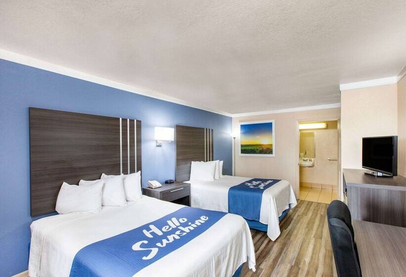 Номер Стандарт 2 Двуспальные Кровати, Days Inn & Suites By Wyndham Braunig Lake