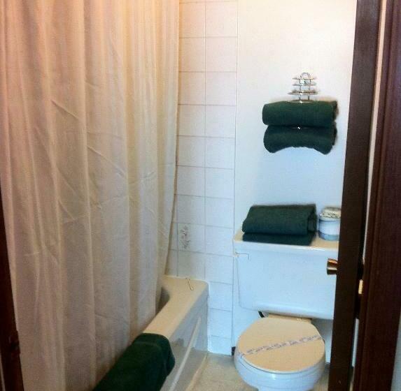 Номер Стандарт, Circle 6 Motel
