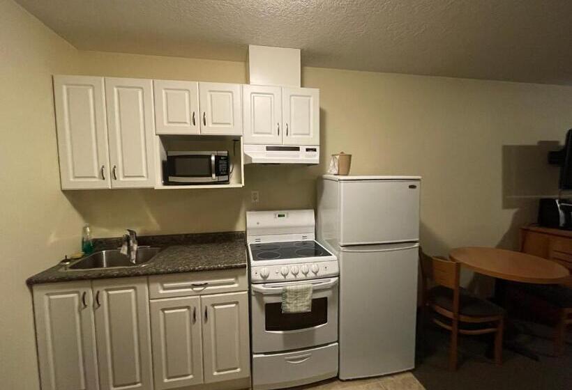 Номер Deluxe, Circle 6 Motel
