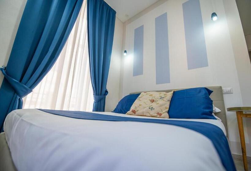 اتاق استاندارد با بالکن, La Chambre