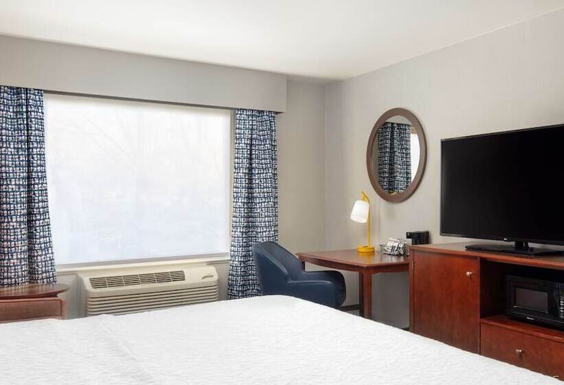 Стандартный Номер Кровать Кинг, Hampton Inn Medford