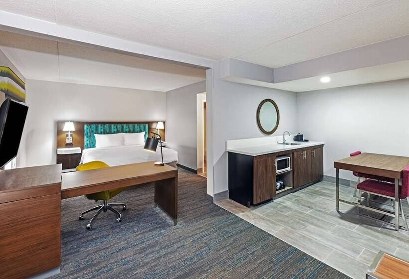 Люкс, Hampton Inn & Suites Tulsa Woodland Hills 71st Memorial