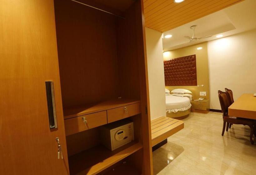 Номер Deluxe, Ravikiran Alibaug