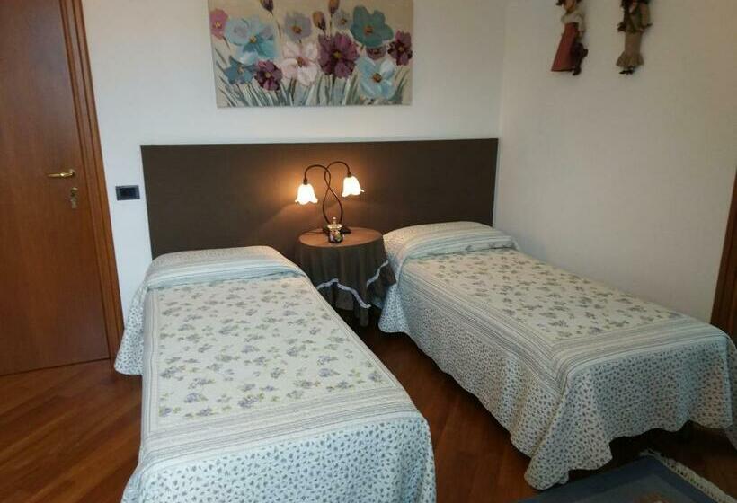 Номер Стандарт, Marinella B&b