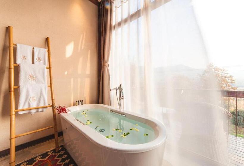 Номер Стандарт с Гидромассажем, Mohe Hostel