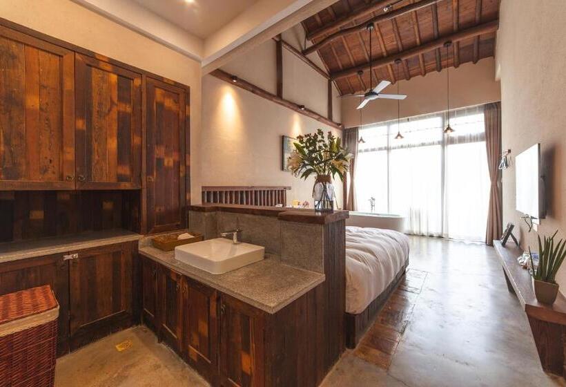 Номер Стандарт с Гидромассажем, Mohe Hostel