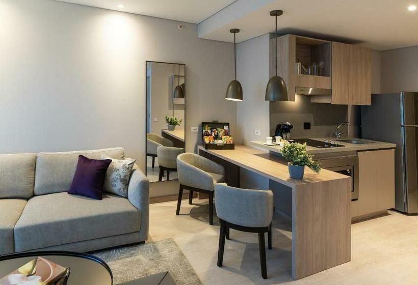 Deluxe Suite King Bed, York Luxury Suites Medellin By Preferred