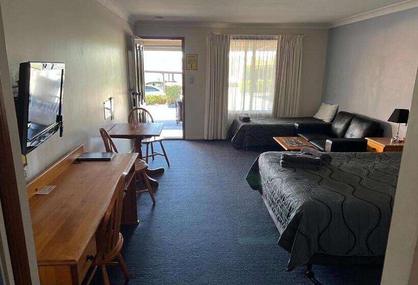 חדר סטנדרט, Asters On James Motor Inn