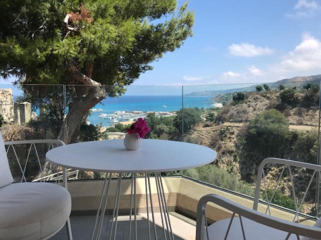 Апартаменты 2 Спальни Вид на Море, S'o Suites Tropea