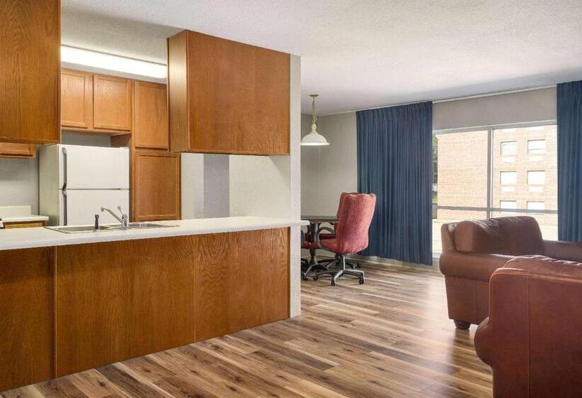 Люкс Кровать Кинг, Americinn By Wyndham Branson & Conference Center