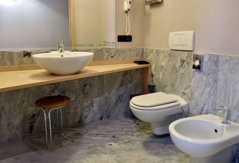 Номер Стандарт, B&B HOTEL Milano Cologno Studios