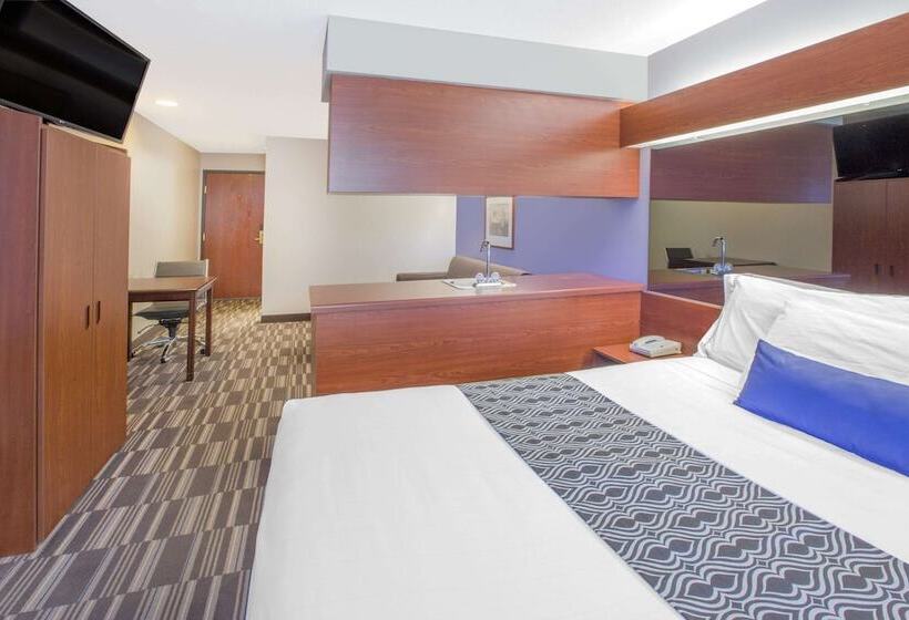 Люкс, Microtel Inn And Suites Manistee