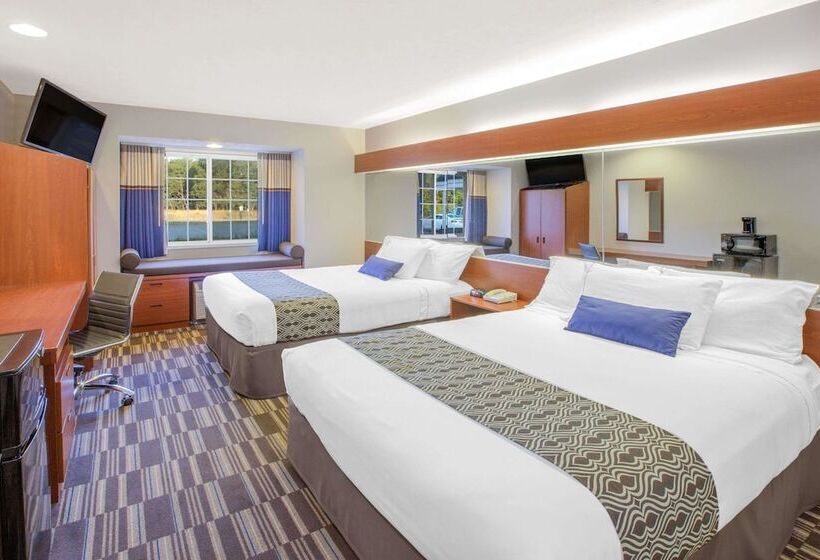Номер Стандарт Адаптированный для Инвалидов, Microtel Inn And Suites Manistee
