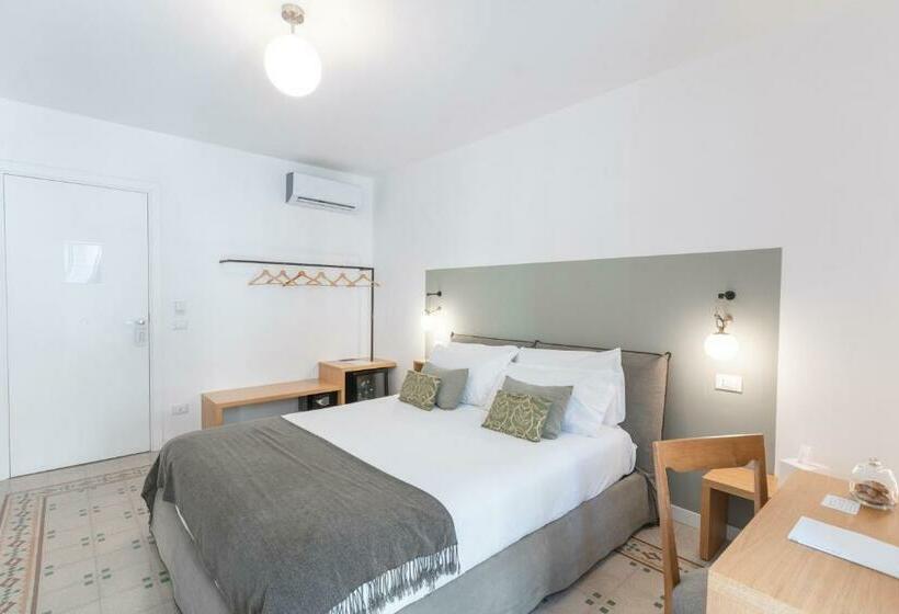 اتاق لوکس, Archè Design Rooms And Suites